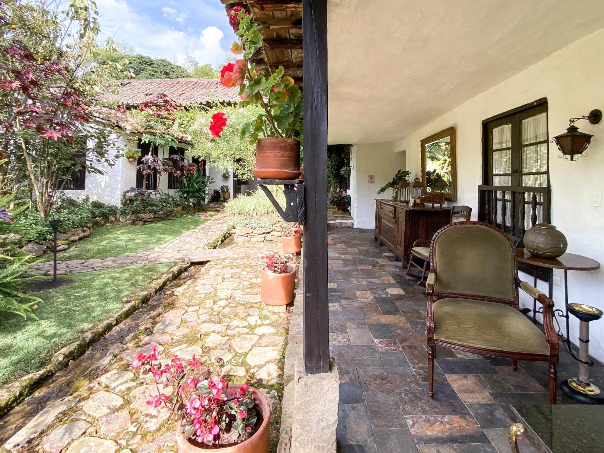 Hotel Hacienda Baza Tibana ภายนอก รูปภาพ