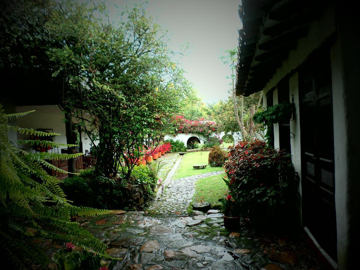 Hotel Hacienda Baza Tibana ภายนอก รูปภาพ