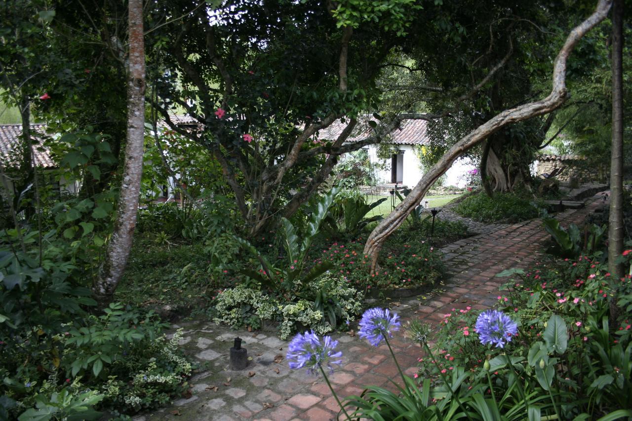 Hotel Hacienda Baza Tibana ภายนอก รูปภาพ